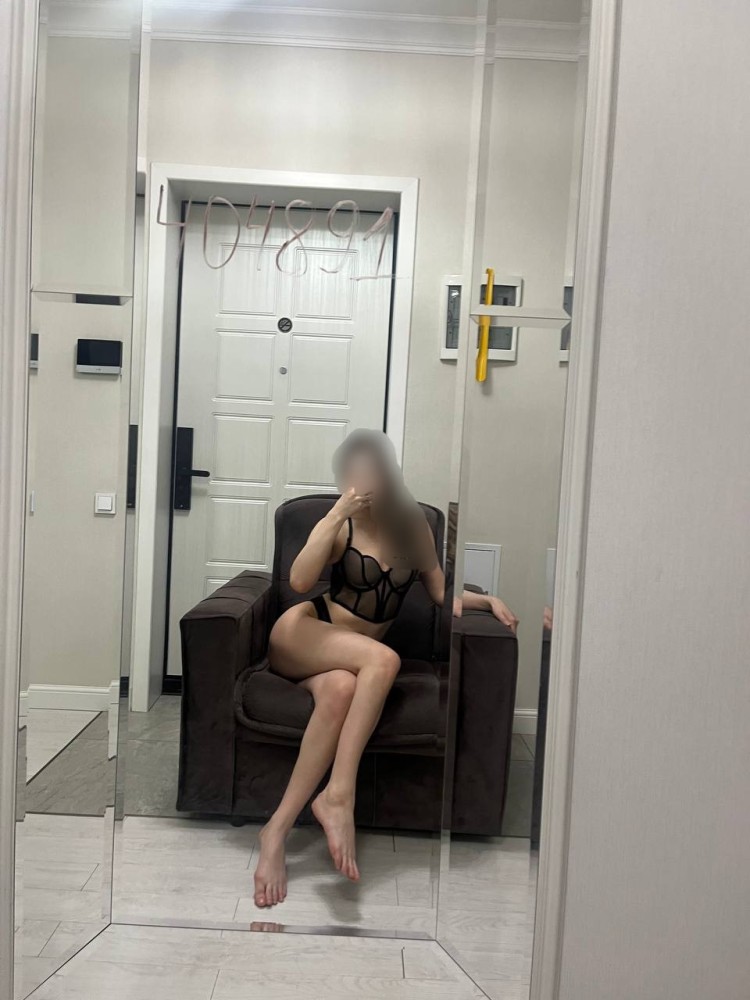 Үлкен кеуделері бар сексуалды балапандар Супер аналық порно көру